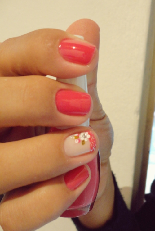 uñas de un solo color decoradas